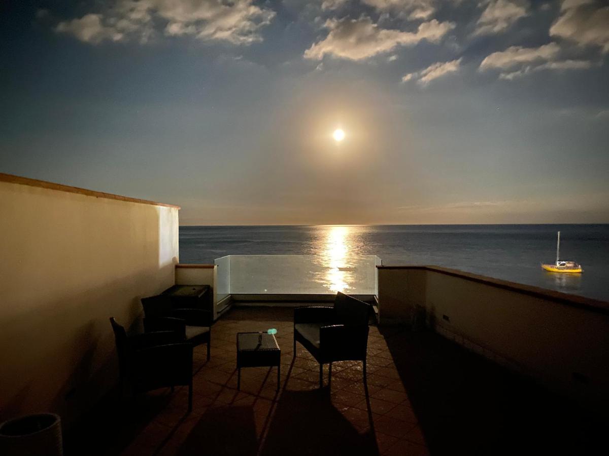 Beach Penthouse Marisol 2Floors, Central Letojanni Esterno foto
