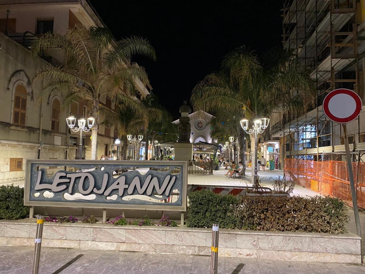 Beach Penthouse Marisol 2Floors, Central Letojanni Esterno foto