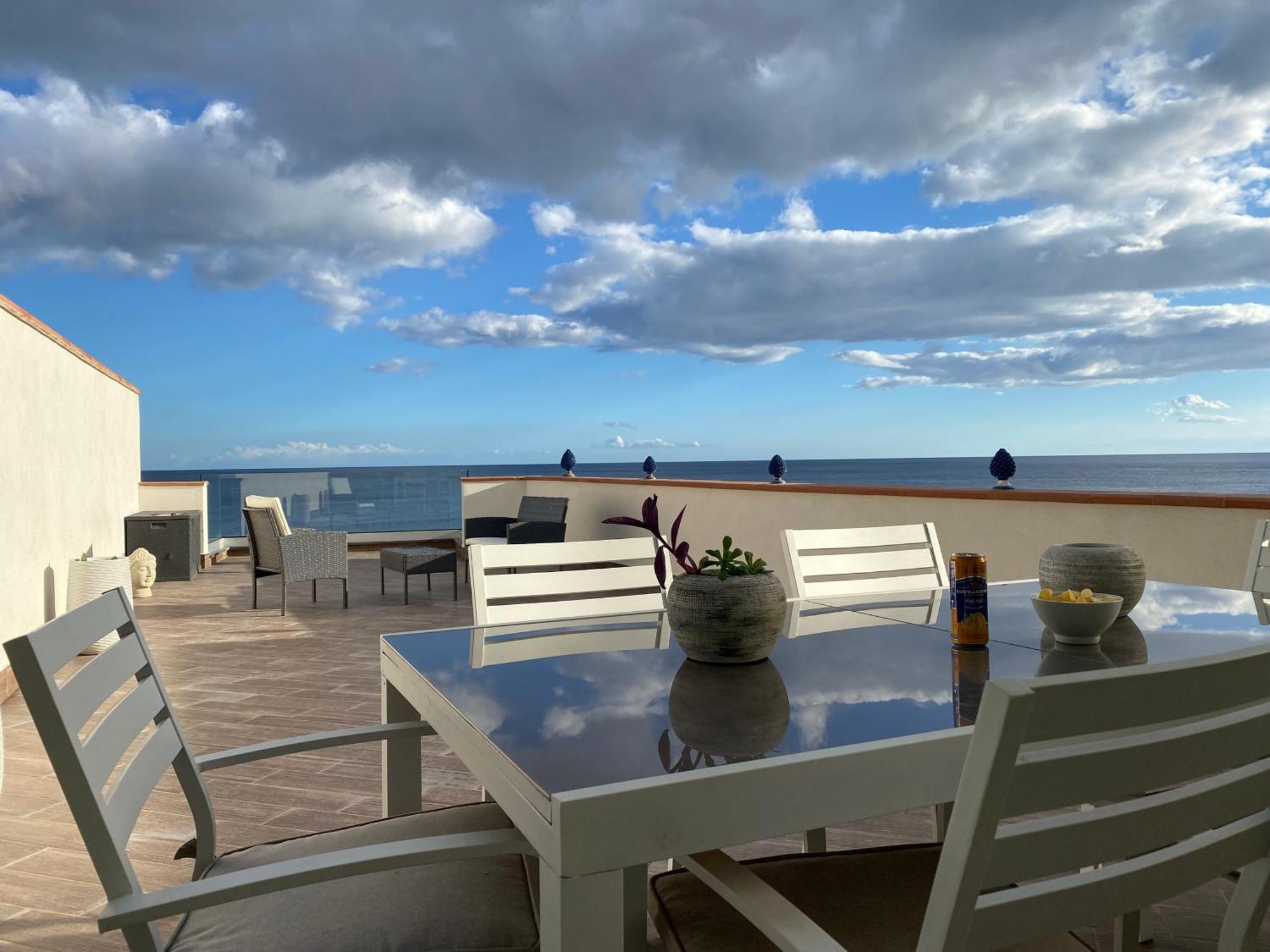 Beach Penthouse Marisol 2Floors, Central Letojanni Esterno foto